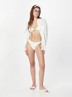 NASTY GAL Grote Cups T-shirt Bh Bikini Dames Crème -Bikini Verkoop 09cda60cf7ba229eaaefe6b993876954