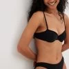 NA-KD Bikini Tops Met Beugel T-shirt Bh Bikinitop Dames Zwart -Bikini Verkoop 0e58d818ec04cdbc178e50e6c2050888