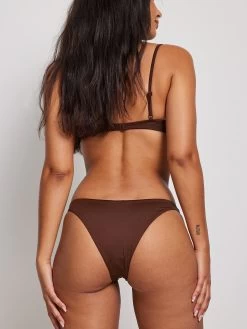 NA-KD Bikini Tops Met Beugel T-shirt Bh Bikinitop Dames Karamel -Bikini Verkoop 31e2e66ce16314322eaf21d2728ea168