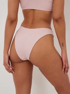 NA-KD Bikini Broekjes Bikinibroek Dames Pink 9 NA-KD Bikini Broekjes Bikinibroek Dames Pink -Bikini Verkoop 3bdd0090afd349cf6041cbf30b62a8a9