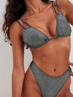 NA-KD Triangel Bikini Tops Triangel Bikinitop Dames Zilver 9 NA-KD Triangel Bikini Tops Triangel Bikinitop Dames Zilver -Bikini Verkoop cdbbcc78999fbeba89bd09a68c21b28f